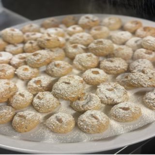 Let op, foodies!
Maandag 10/10 houden we de keuken uitzonderlijk open tot 19.00 uur.
Perfect moment om je week smakelijk te beginnen 😋