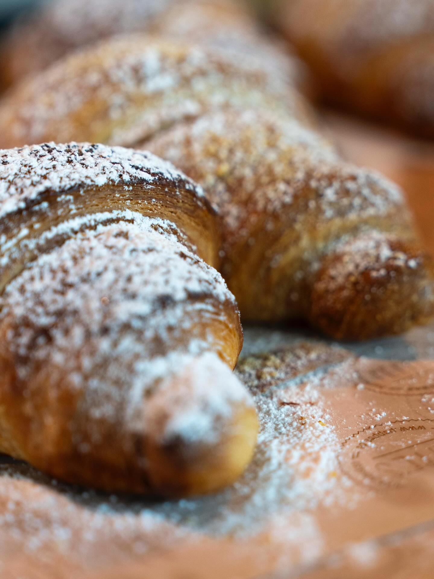 “Wij serveren ontbijt op maandag, donderdag, vrijdag, zaterdag en zondag vanaf 8.30 uur.”